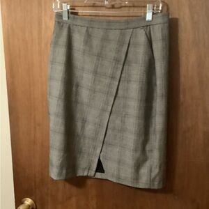 Banana republic gray plaid skirt size 4